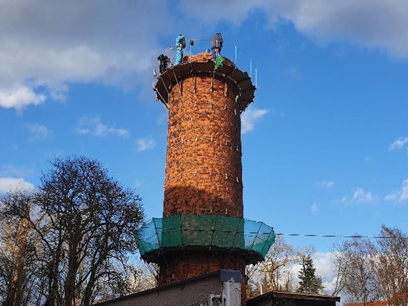 Schornsteinabbruch mit oder ohne Entsorgung von Bauschutt